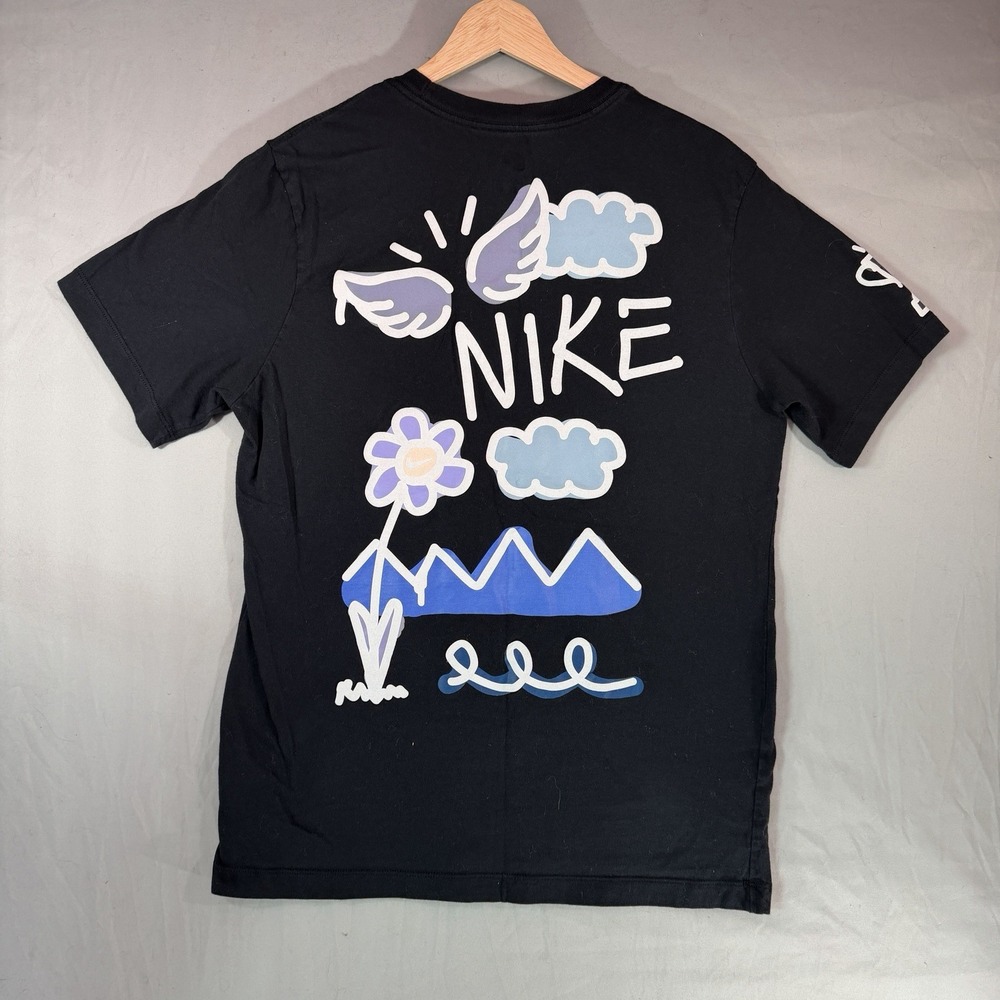 Nike T Shirt Mens Medium Black Short Sleeve Graphic Print Floral Swoosh Cloud
